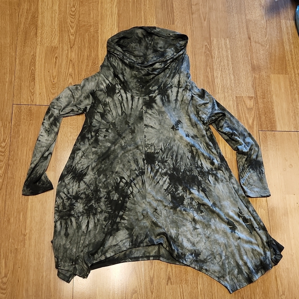 Cha Cha Vente green tie dye asymmetric tunic top sz small